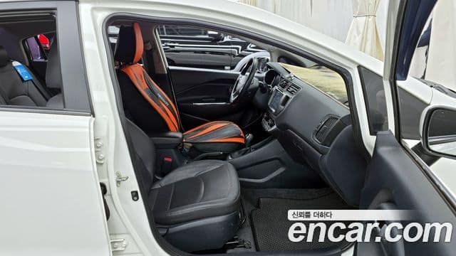 Kia All New Pride Prestige, 2014 11