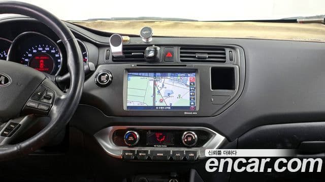 Kia All New Pride Prestige, 2014 14