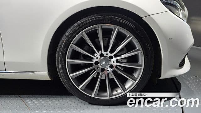 Mercedes-Benz E-класс W213 Avantgarde, 2017 все фото