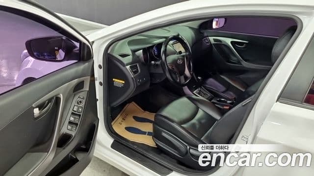 Hyundai Avante MD M16 GDI Smart, 2013 10