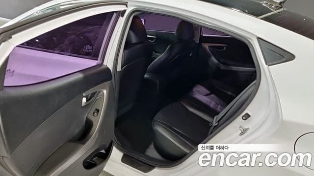 Hyundai Avante MD M16 GDI Smart, 2013 11