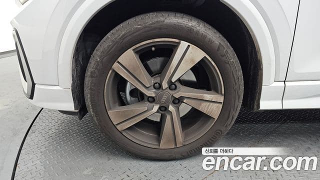 Audi Q2 Premium, 2023 все фото