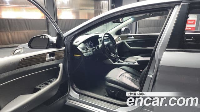 Hyundai LF Sonata Special, 2016 16