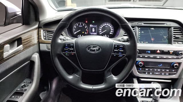 Hyundai LF Sonata Special, 2016 3