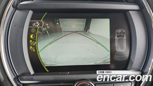 Mini Cooper D 클럽맨 2세대, 2016 15