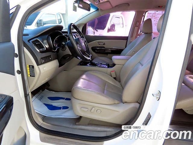 Kia The / новый New Carnival VIP, 2019 все фото