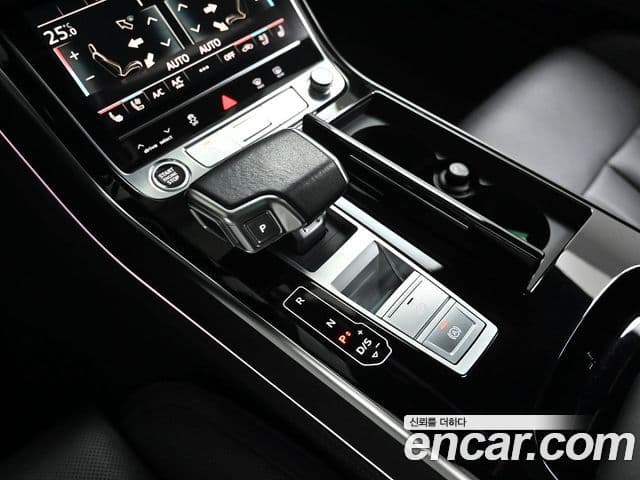 Audi A8 (D5) 55 TFSI Quattro Premium LWB, 2023 9