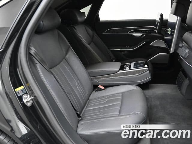 Audi A8 (D5) 55 TFSI Quattro Premium LWB, 2023 12