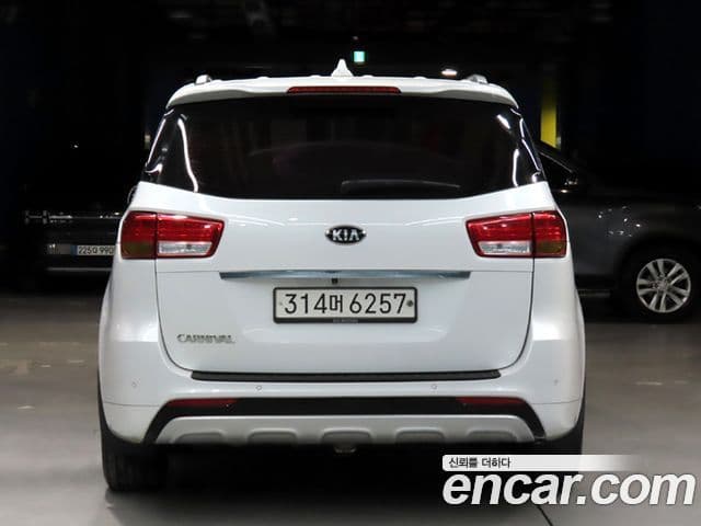 Kia All New Carnival Prestige, 2017 3
