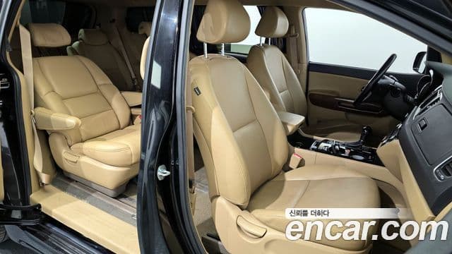 Kia All New Carnival Prestige, 2016 12