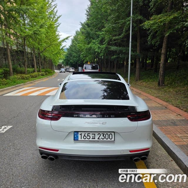 Porsche Panamera (971), 2020 4