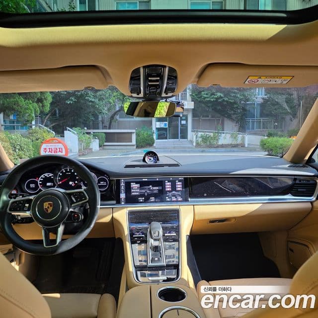 Porsche Panamera (971), 2020 7