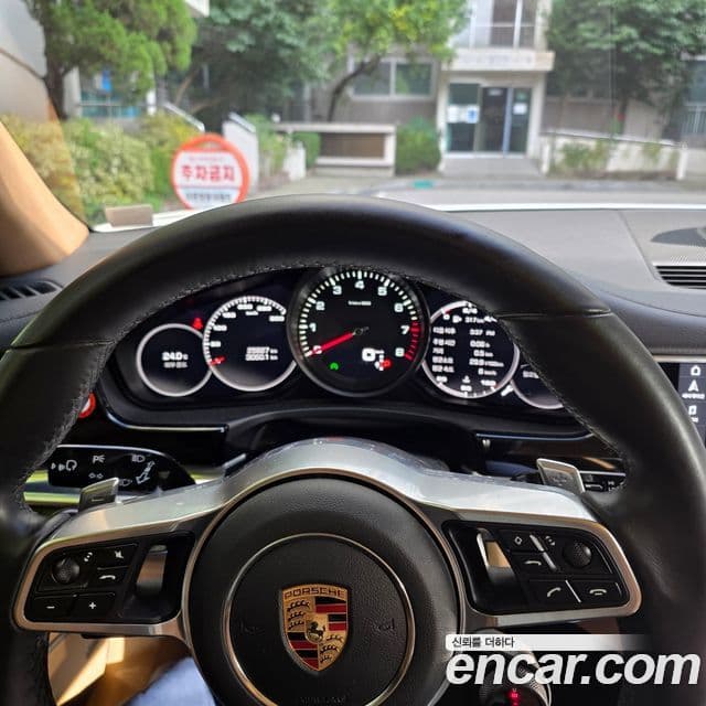 Porsche Panamera (971), 2020 8