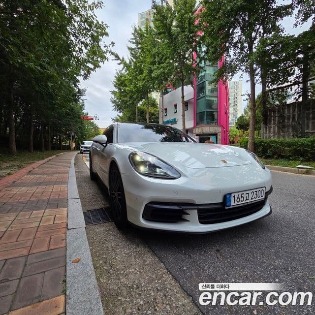 Porsche Panamera (971), 2020 11