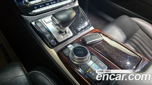 Genesis EQ900 Prestige, 2016 9