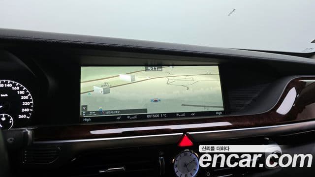 Genesis EQ900 Prestige, 2016 3