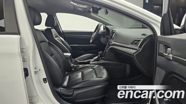 Hyundai Avante AD 1.6 GDI Value Plus, 2018 10