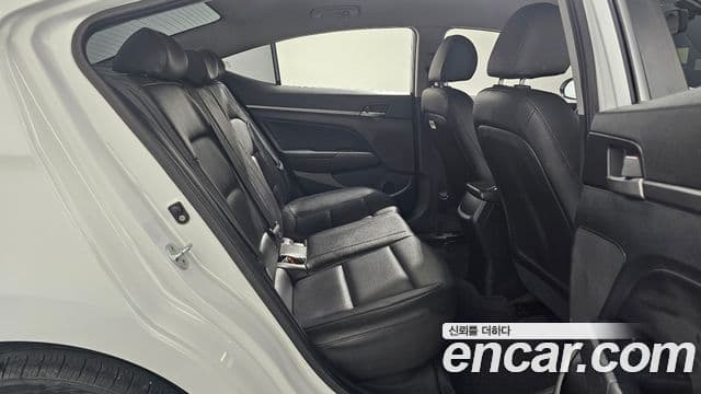 Hyundai Avante AD 1.6 GDI Value Plus, 2018 12