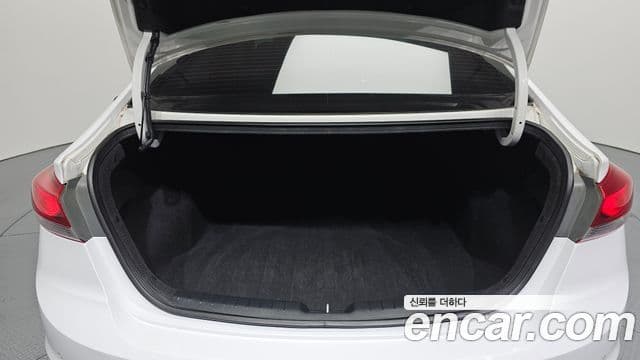 Hyundai Avante AD 1.6 GDI Value Plus, 2018 20