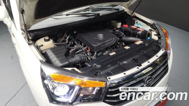 KG모빌리티(SsangYong) Korando 투리스모 4WD TX 9인승, 2016 6