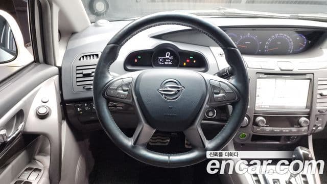 KG모빌리티(SsangYong) Korando 투리스모 4WD TX 9인승, 2016 13