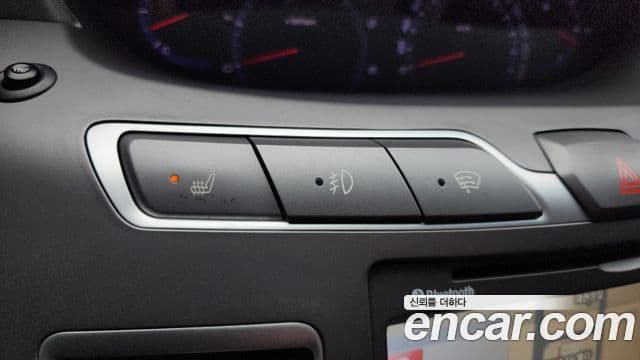 KG모빌리티(SsangYong) Korando 투리스모 4WD TX 9인승, 2016 19