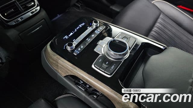 Genesis G90 Premium Luxury, 2020 18