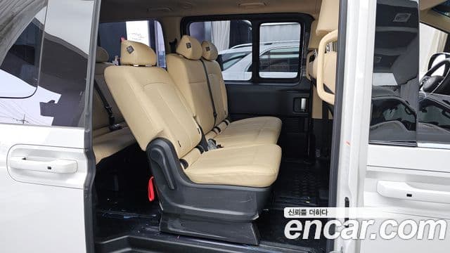Hyundai Staria Modern, 2024 12