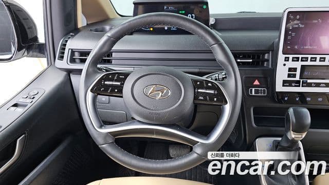 Hyundai Staria Modern, 2024 13