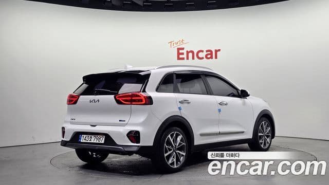 Kia The / новый New Niro Signature, 2022 2