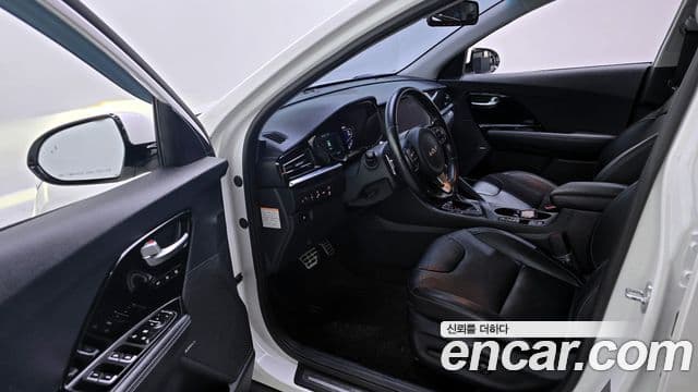 Kia The / новый New Niro Signature, 2022 10