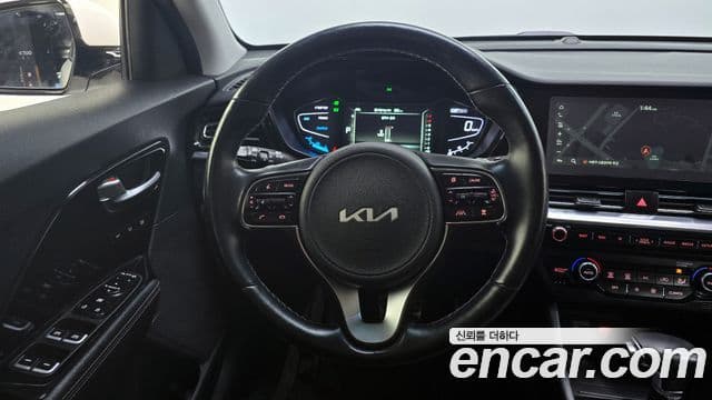 Kia The / новый New Niro Signature, 2022 14