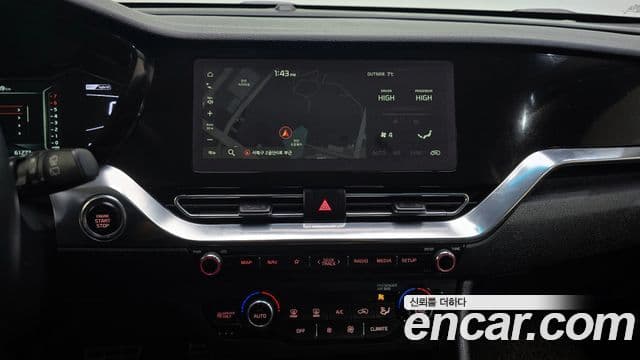 Kia The / новый New Niro Signature, 2022 16