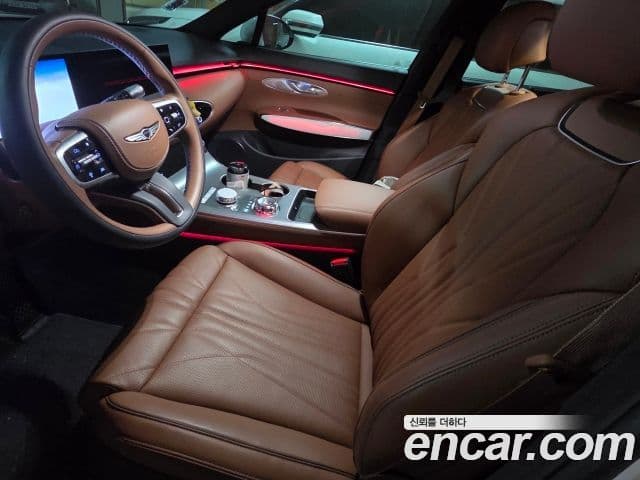 Genesis GV70, 2025 4