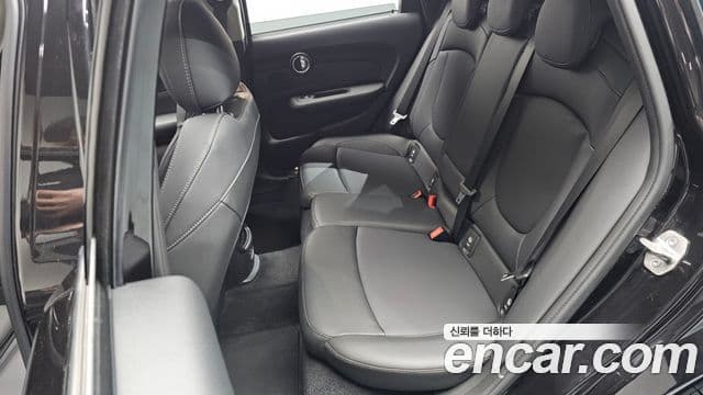 Mini Cooper 클럽맨 2세대, 2020 12