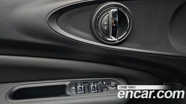 Mini Cooper 클럽맨 2세대, 2020 17