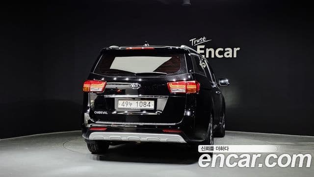 Kia All New Carnival Luxury, 2017 4