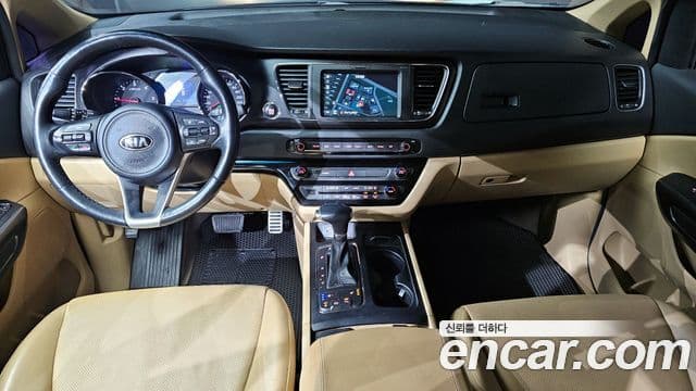 Kia All New Carnival Luxury, 2017 7