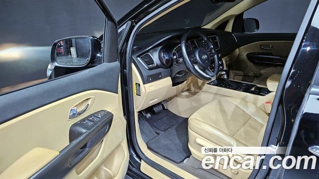 Kia All New Carnival Luxury, 2017 10