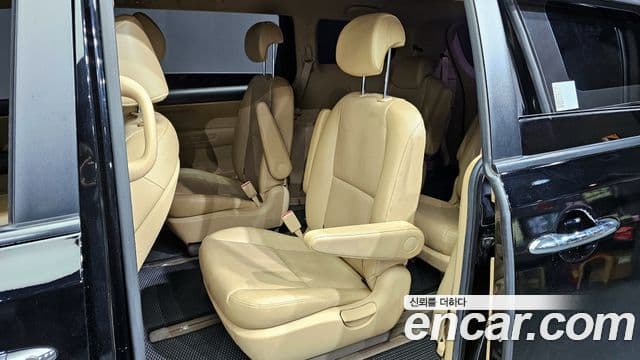 Kia All New Carnival Luxury, 2017 11