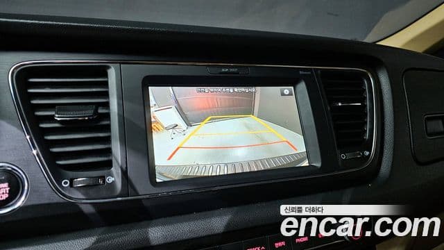 Kia All New Carnival Luxury, 2017 17