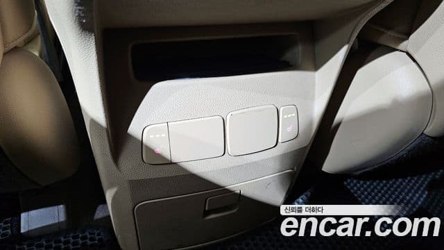 Kia All New Carnival Luxury, 2017 19