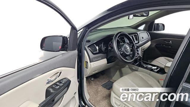 Kia All New Carnival Noblesse, 2015 10