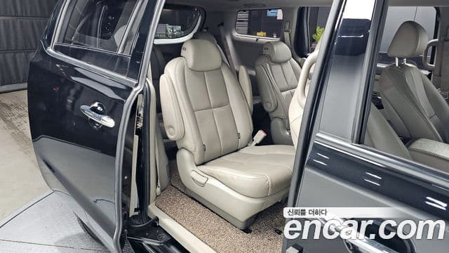 Kia All New Carnival Noblesse, 2015 12