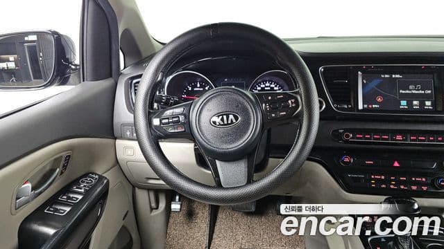 Kia All New Carnival Noblesse, 2015 13