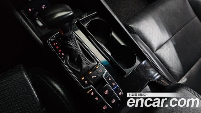 Kia All New K7 3.0 LPI Prestige (арендный автомобиль), 2016 9