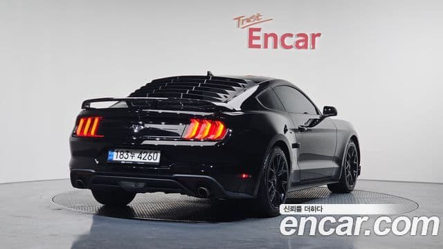 Ford Mustang купе, 2021 2