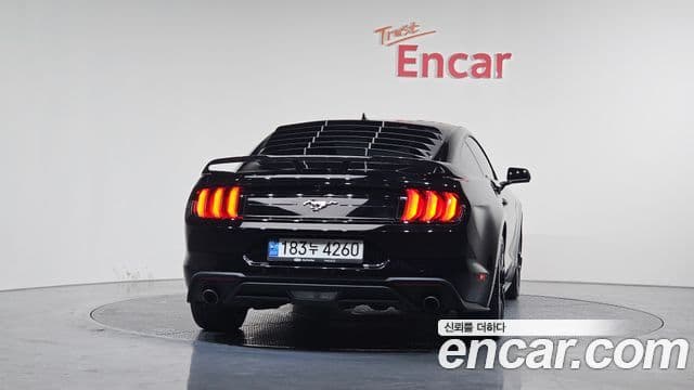 Ford Mustang купе, 2021 4