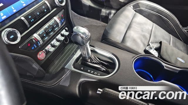 Ford Mustang купе, 2021 9