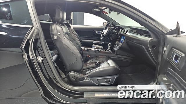 Ford Mustang купе, 2021 11